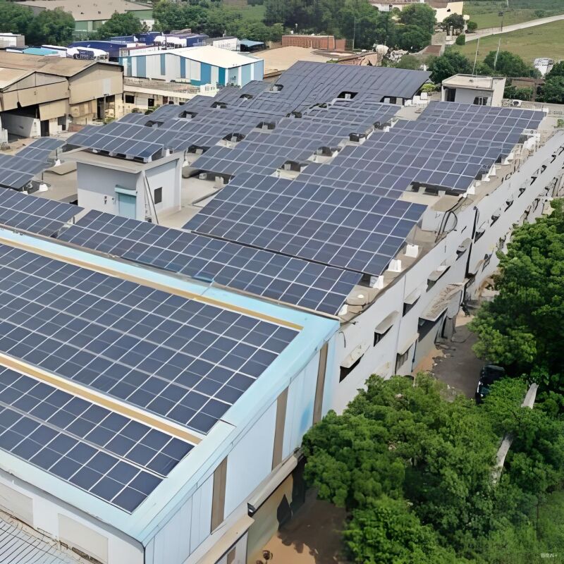 Высокоэффективные солнечные панели для установки на крыше, максимизирующие использование пространства для большей отдачи энергии