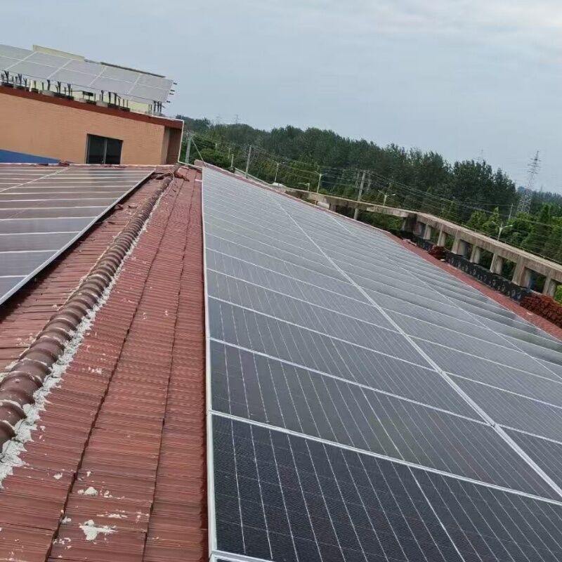 Прочные монтажные кронштейны для солнечных панелей с универсальными зажимами для фальцевой кровли для трапециевидных гофрированных и жестяных крыш. Простая установка